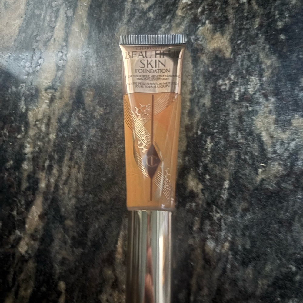 Charlotte Tilbury Beautiful Skin Foundation - Warm Caramel
